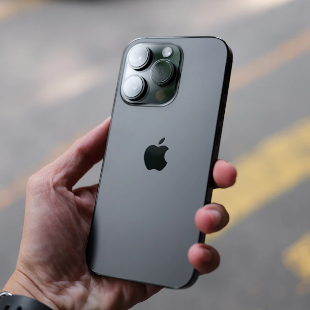 iPhone 15 Pro, Μαύρο Τιτάνιο