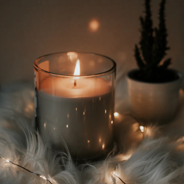 Amber & Oud Candle